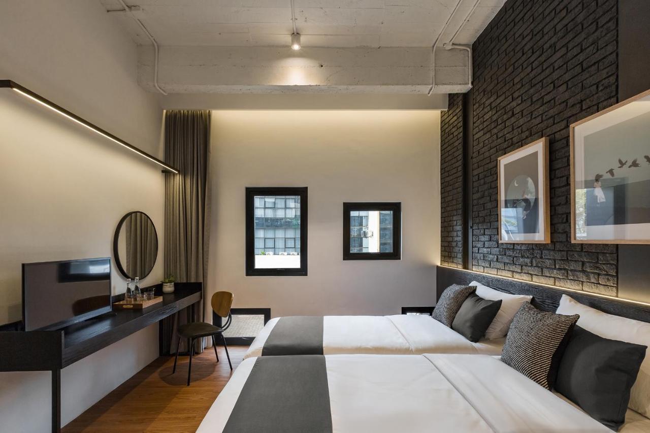 Qub Rooms Semarang Extérieur photo