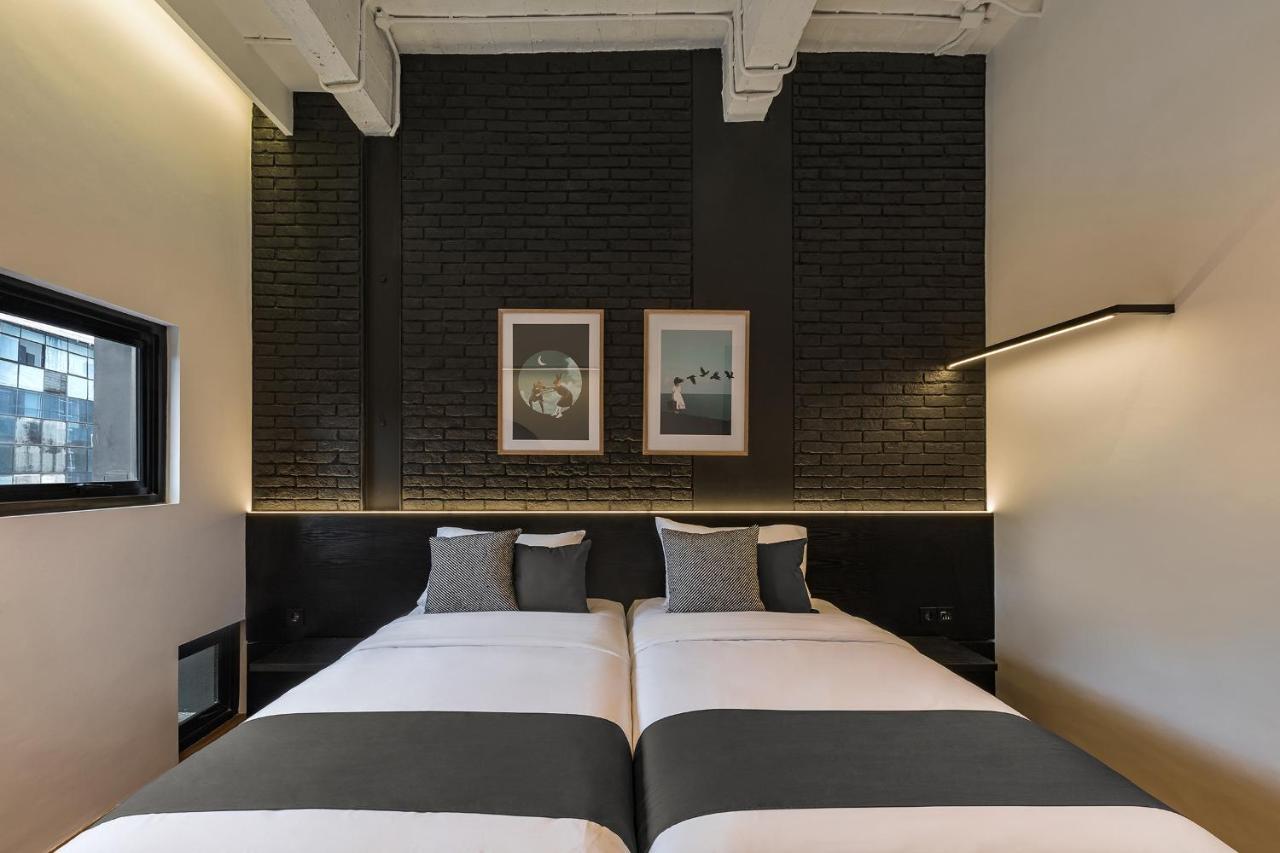 Qub Rooms Semarang Extérieur photo