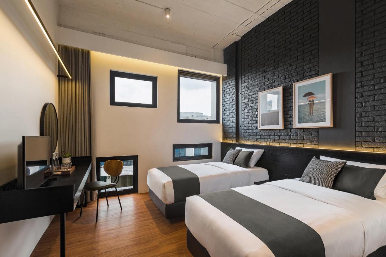 Qub Rooms Semarang Extérieur photo