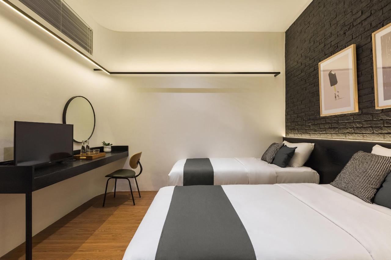 Qub Rooms Semarang Extérieur photo